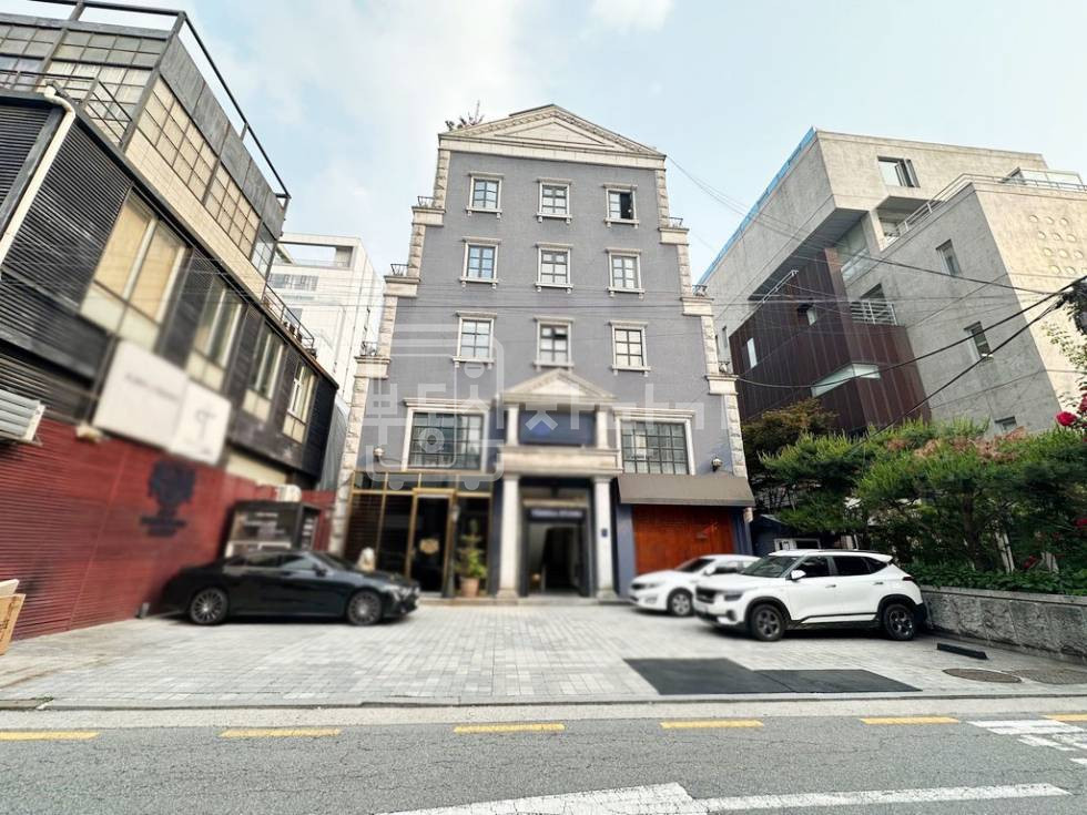 서울 강남구 신사동 무권리, 도산공원 사거리 인근, 4층 임대 월세 매물번호 31774 사진 1
