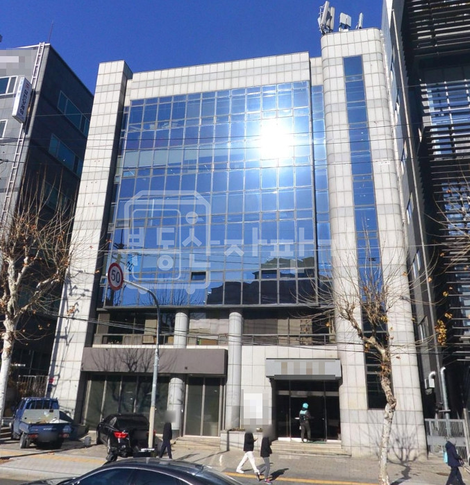 서울 서초구 서초동 무권리, 고속터미널역 도보 9분, 역세권, 지하1층~지상1층 임대 월세 매물번호 31816 사진 1