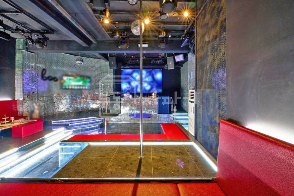 서울 강남구 논현동 무권리, 층고 4m. 강남구청역 5분, 역세권, 지하2층 임대 월세 매물번호 31836 사진 3