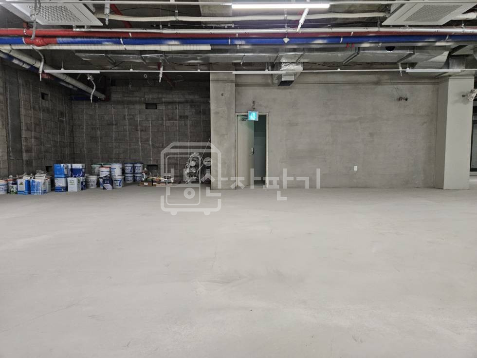 서울 강남구 신사동 3호선 압구정역 도보 9분 역세권 무권리 지하1층,2층 연층 임대 월세 매물번호 31846 사진 2