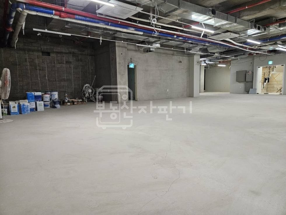 서울 강남구 신사동 3호선 압구정역 도보 9분 역세권 무권리 지하1층,2층 연층 임대 월세 매물번호 31846 사진 3
