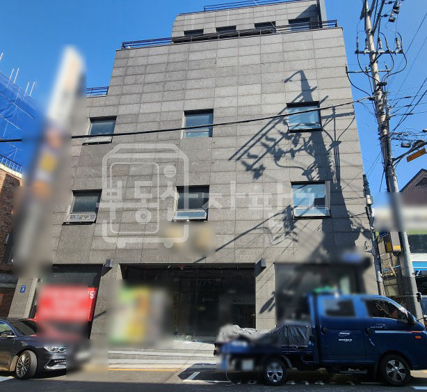 서울 강남구 신사동 3호선 압구정역 도보 9분 역세권 무권리 4층 임대 월세 매물번호 29156 사진 1
