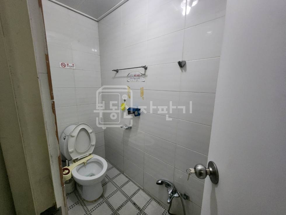 서울 강남구 논현동 무권리, 신논현역 4분, 역세권, 지하1층 임대 월세 매물번호 30002 사진 4