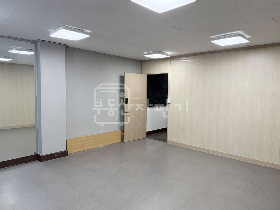 서울 강남구 역삼동 무권리, 언주역 2분, 초역세권 대로변 사무실, 3층 임대 월세 매물번호 29527 사진 3