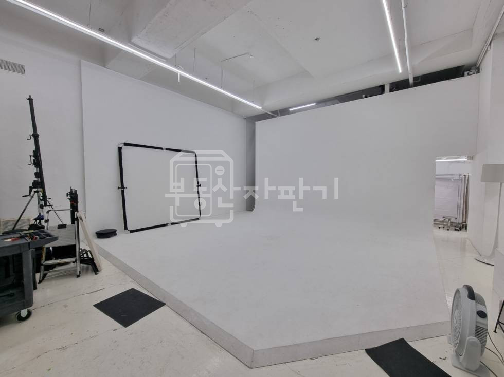 서울 강남구 청담동 무권리, 강남구청역 도보 6분, 역세권, 지하1층 임대 월세 매물번호 32018 사진 2