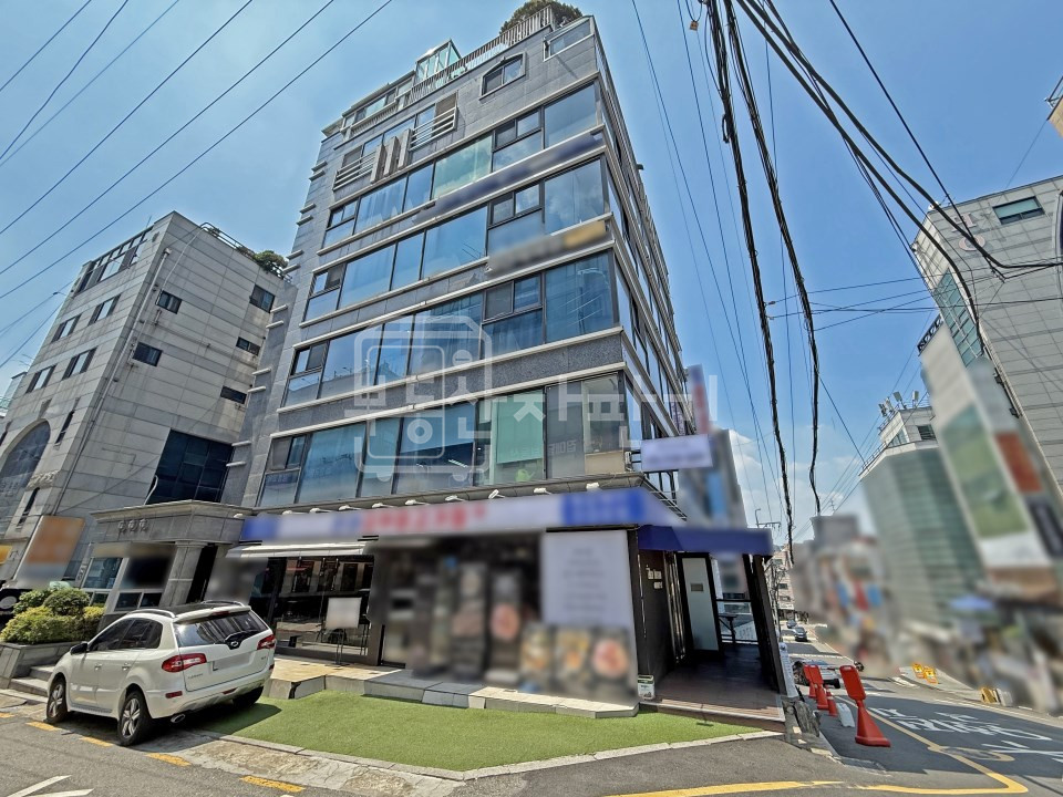 서울 서초구 잠원동 무권리, 논현역 2분, 초역세권, 6층 임대 월세 매물번호 32021 사진 1
