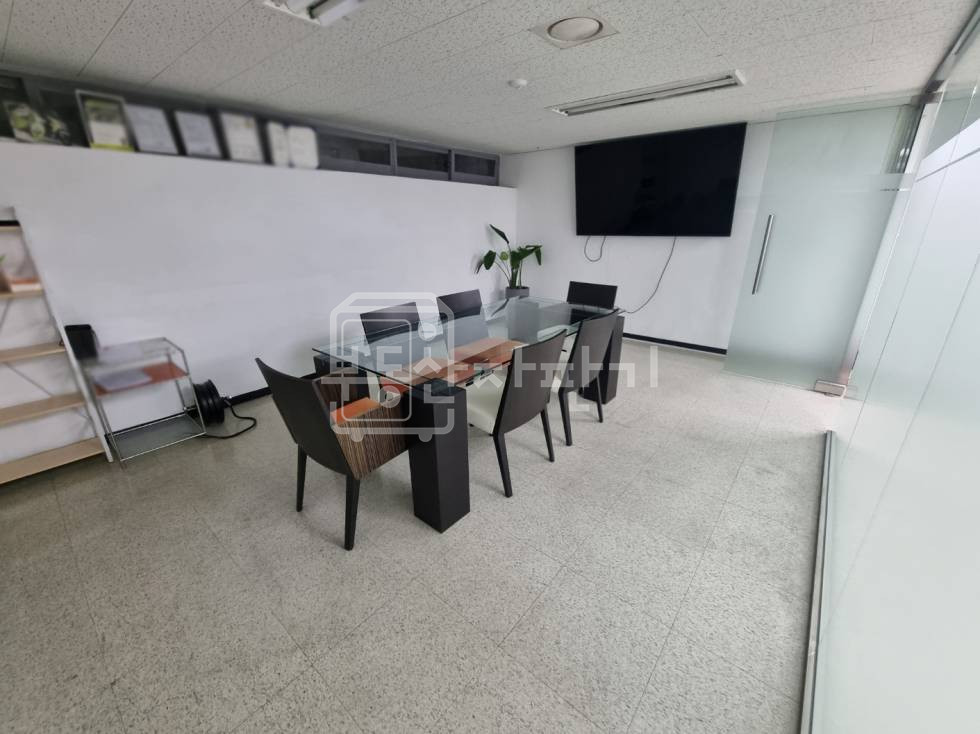서울 강남구 역삼동 무권리, 언주/신논현역 도보 7분, 역세권, 지하1층 임대 월세 매물번호 28591 사진 3