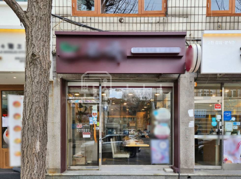 서울 서초구 양재동 양재시민의숲역 3번출구 인근 , 도로변 1층 임대 월세 매물번호 32153 사진 1