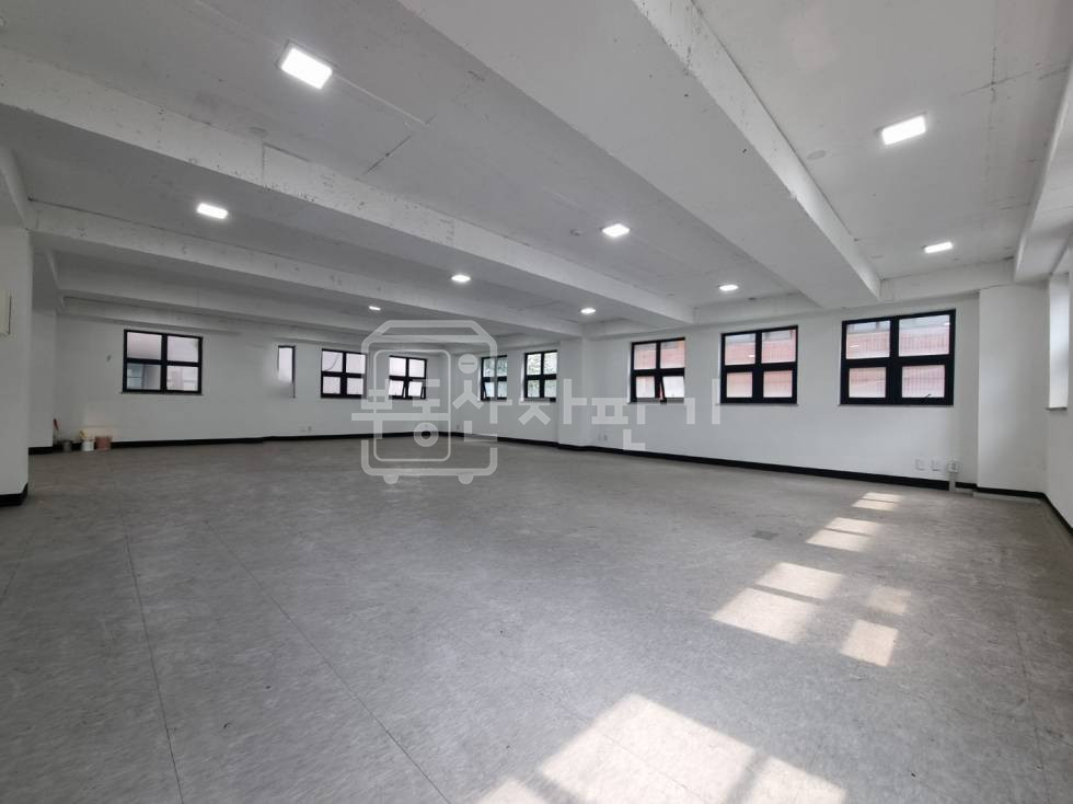 서울 강남구 역삼동 무권리, 강남역 도보 13분, 역세권, 2층 임대 월세 매물번호 25101 사진 2