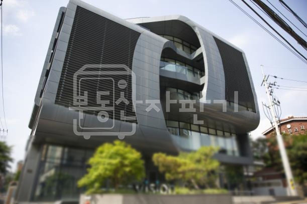 서울 강남구 신사동 압구정역 5분, 지상5층~지하2층 단독건물 통임대 월세 매물번호 27152 사진 1