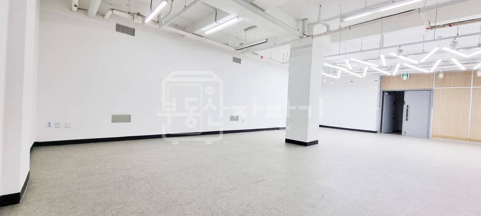 서울 강남구 논현동 무권리 강남구청역 도보 5분 역세권 코너건물 이면도로 지하 2층 월세 매물번호 32296 사진 4