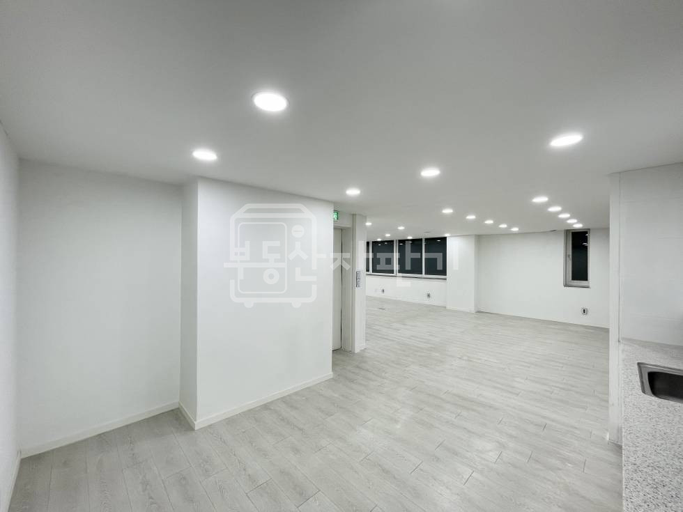 서울 서초구 양재동 포이사거리 근처 이면도로 2층 월세 매물번호 32362 사진 6