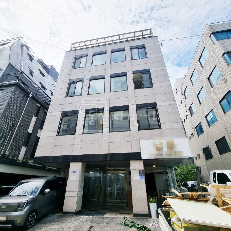 서울 서초구 양재동 포이사거리 근처 이면도로 5층 월세 매물번호 32364 사진 2