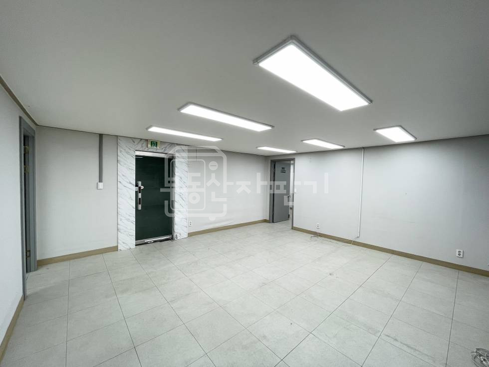 서울 서초구 양재동 포이사거리 근처 이면도로 5층 월세 매물번호 32364 사진 5