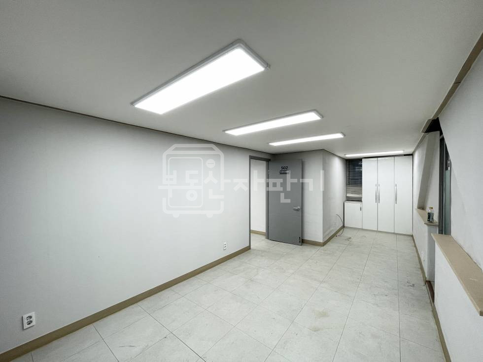 서울 서초구 양재동 포이사거리 근처 이면도로 5층 월세 매물번호 32364 사진 9