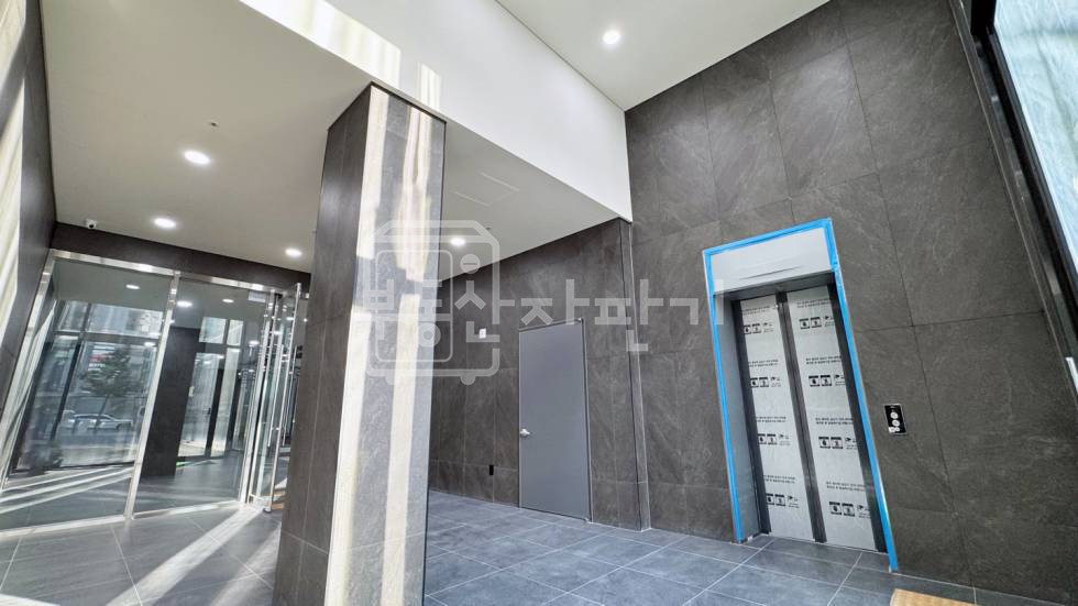 서울 강남구 삼성동 삼성중앙역 1분, 초역세권, 대로변, 코너건물, 1층~2층 연층 임대 월세 매물번호 32355 사진 9