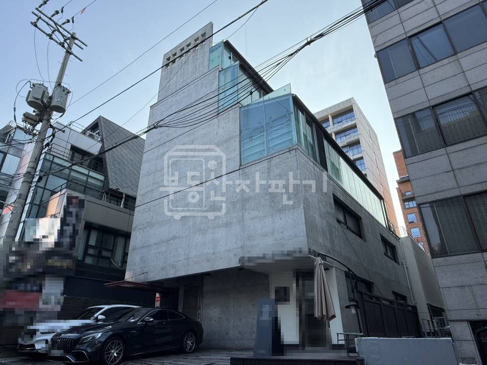 서울 강남구 논현동 무권리, 학동역 8분, 역세권, 3층 임대 월세 매물번호 12098 사진 1