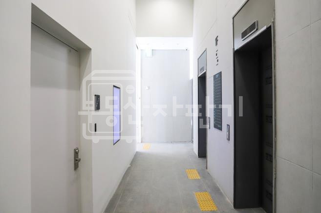 서울 서초구 서초동 무권리 강남역 도보 1분 초역세권 유동인구 최강 2층 임대 월세 매물번호 32519 사진 2