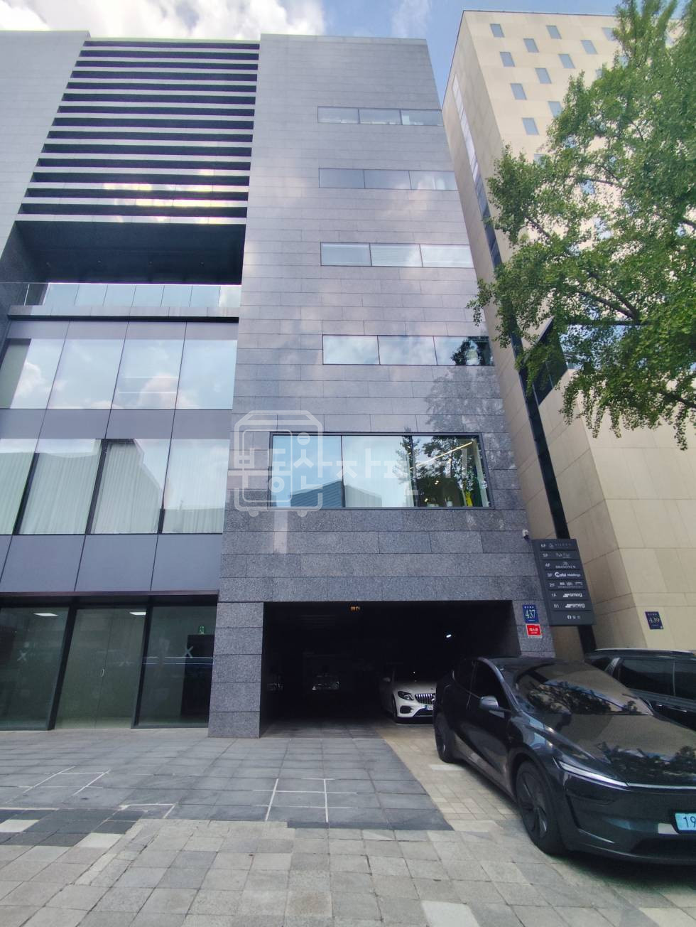 서울 강남구 청담동 무권리, 압구정로데오역 4분, 역세권, 1층 임대 월세 매물번호 31752 사진 1