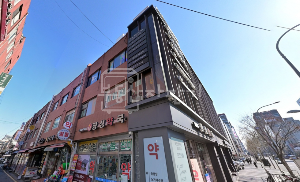 서울 강남구 논현동 무권리 먹자골목 논현역 도보 2분 초역세권 2층 임대 월세 매물번호 31435 사진 1