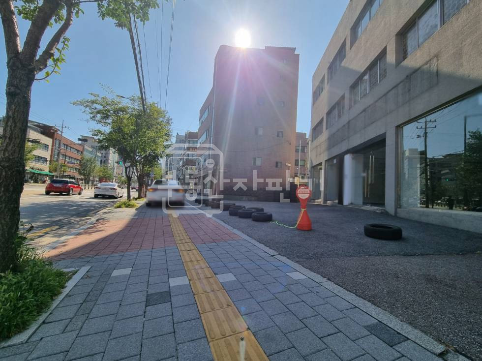 서울 동대문구 장안동 무권리, 촬영소사거리 인근, 1층 임대 월세 매물번호 32583 사진 2