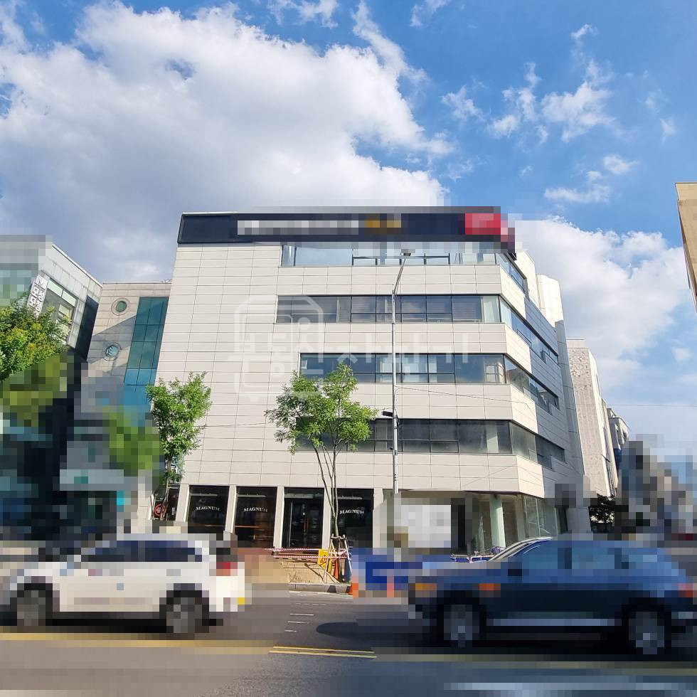 서울 강남구 신사동 무권리 압구정역 도보 10분 신사동 주민센터 인근 대로변 2층 월세 매물번호 32680 사진 1