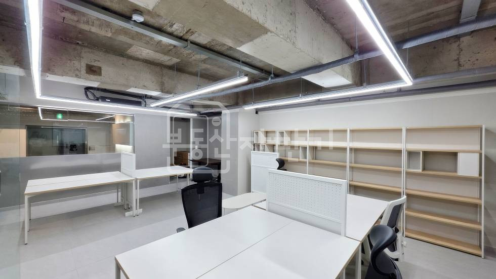 서울 강남구 역삼동 S급 깔끔한 인테리어, 주차2대O, 역삼초인근, 룸5 월세 매물번호 32642 사진 2