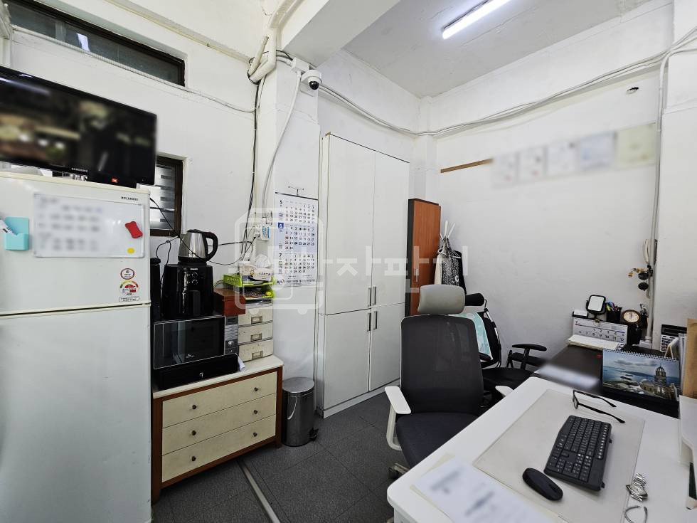 서울 강남구 신사동 신사동 가로수길 이면, 코너 2면 노출, 1층 임대, 주차O 월세 매물번호 31885 사진 2