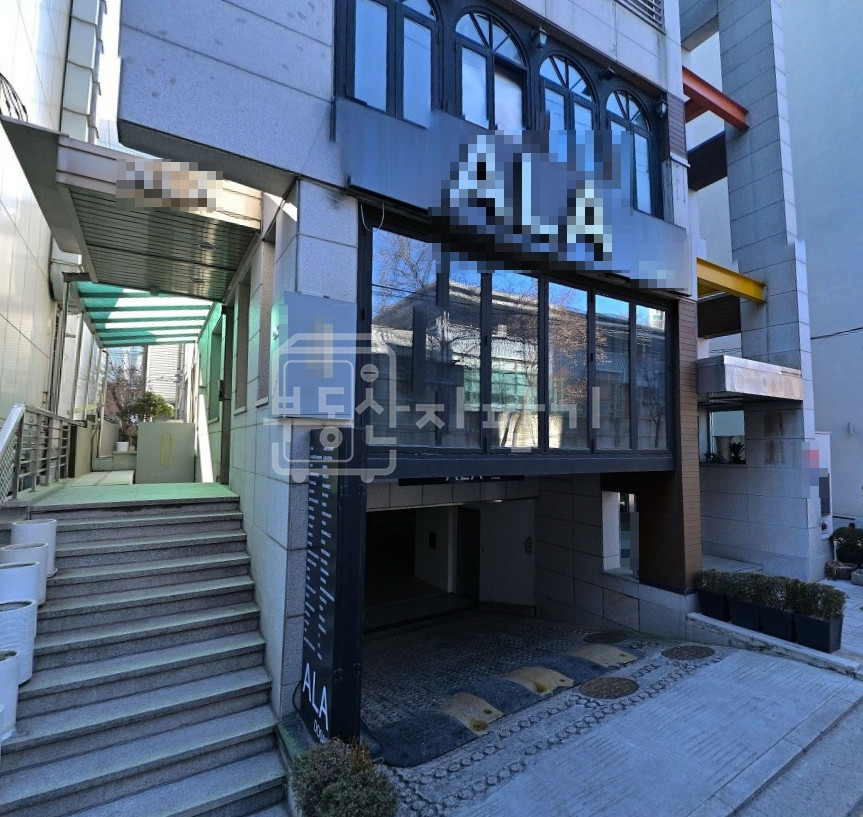 서울 강남구 신사동 도산공원 인근, 1층 임대 월세 매물번호 32729 사진 1