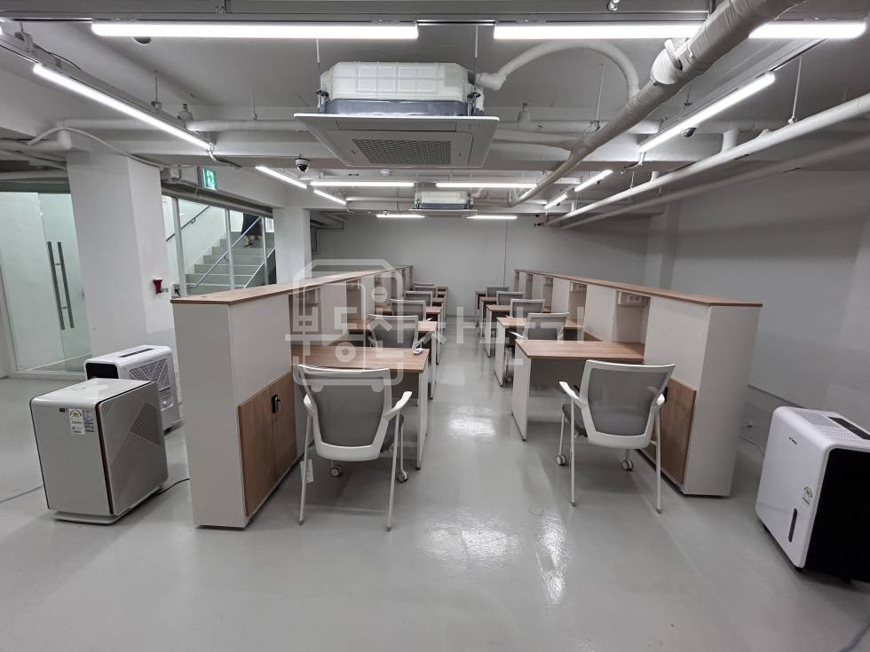 서울 강남구 신사동 무권리 신사역 9분, 나로수길 메인상권 단독출입구O 지하1층 임대 월세 매물번호 32602 사진 1