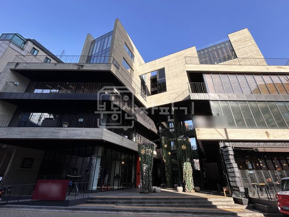 서울 강남구 청담동 청담동 명품거리 먹자상권 메인 유동인구 많은 이면도로 건물외관 최상 2층 월세 매물번호 32581 사진 1