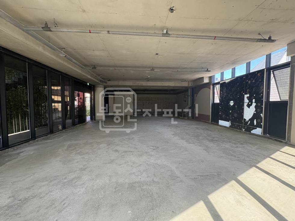 서울 강남구 청담동 청담동 명품거리 먹자상권 메인 유동인구 많은 이면도로 건물외관 최상 2층 월세 매물번호 32581 사진 10