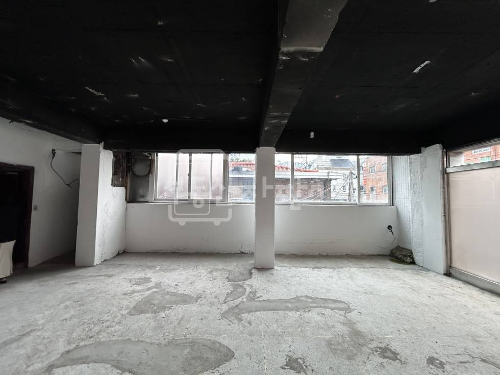 서울 강남구 논현동 언주역 도보 6분 역세권 무권리 이면 코너건물 1층 임대 월세 매물번호 32578 사진 4