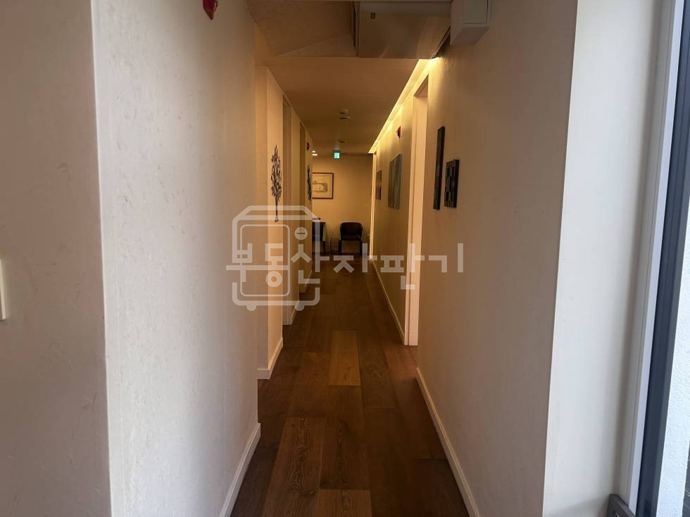 서울 강남구 청담동 강남구청역 도보 7분 역세권 , 룸4,정원O,내부상태 최상 2층 임대 월세 매물번호 31910 사진 5