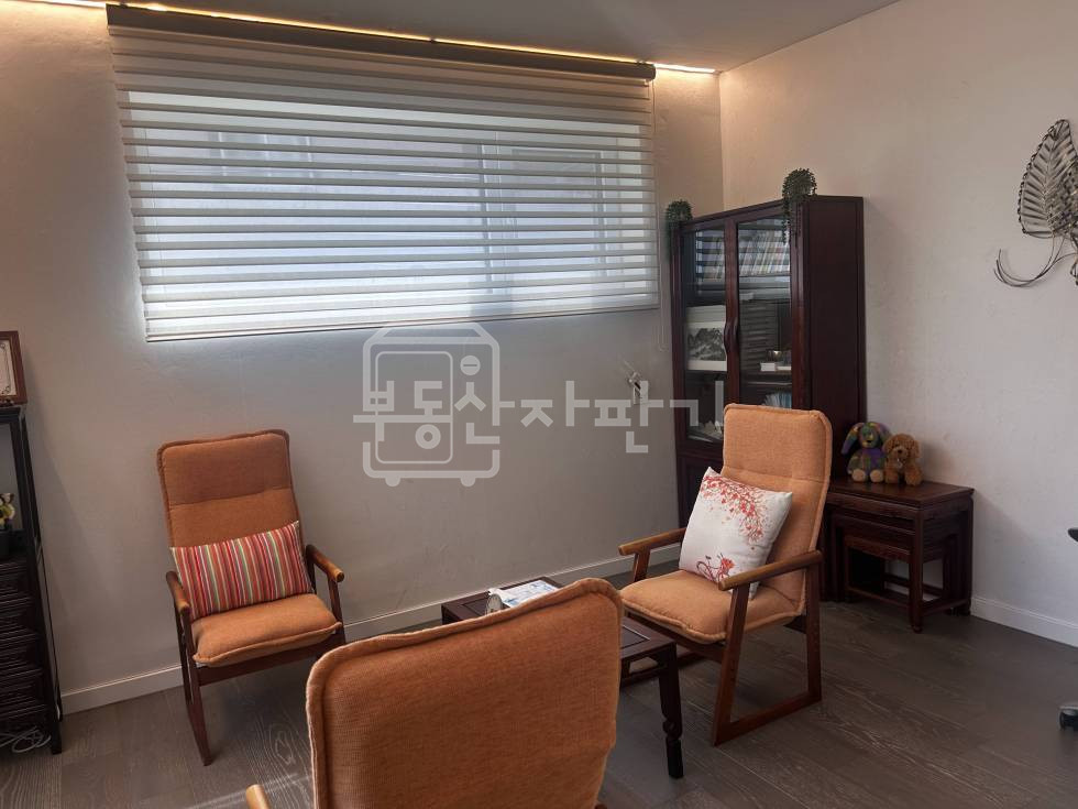 서울 강남구 청담동 강남구청역 도보 7분 역세권 , 룸4,정원O,내부상태 최상 2층 임대 월세 매물번호 31910 사진 6
