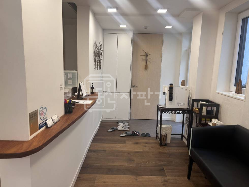 서울 강남구 청담동 강남구청역 도보 7분 역세권 , 룸4,정원O,내부상태 최상 2층 임대 월세 매물번호 31910 사진 7