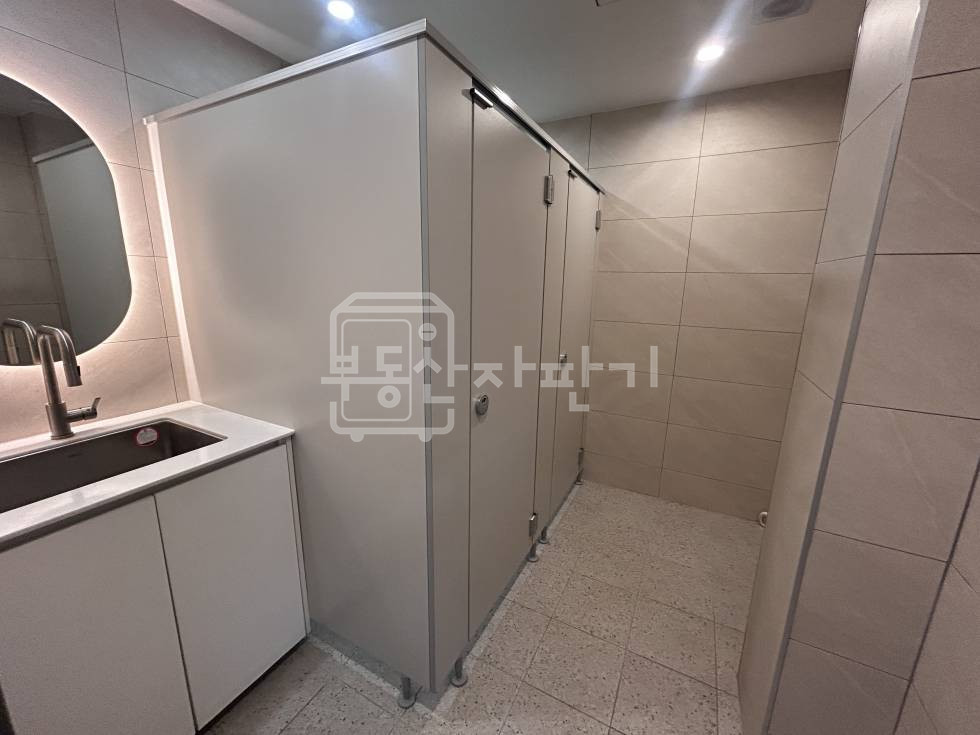 서울 강남구 삼성동 삼성중앙역 도보 6분 역세권 이면도로 가시성 좋은 코너건물 지하1층~지상1층 연층 임대 월세 매물번호 29654 사진 6