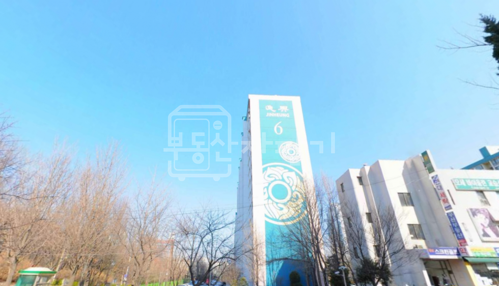 서울 강남구 청담동 진흥,방5개 귀한 남향 반전세, 깨끗수리, 청담역 초역세, 청담공원뷰 월세 매물번호 32713 사진 2