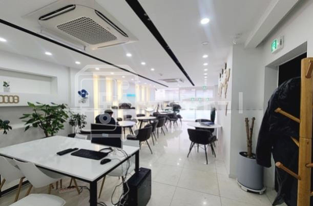서울 강남구 논현동 무권리, 강남구청/선정릉역 7분, 역세권, 대로변,1층 임대 월세 매물번호 23843 사진 2