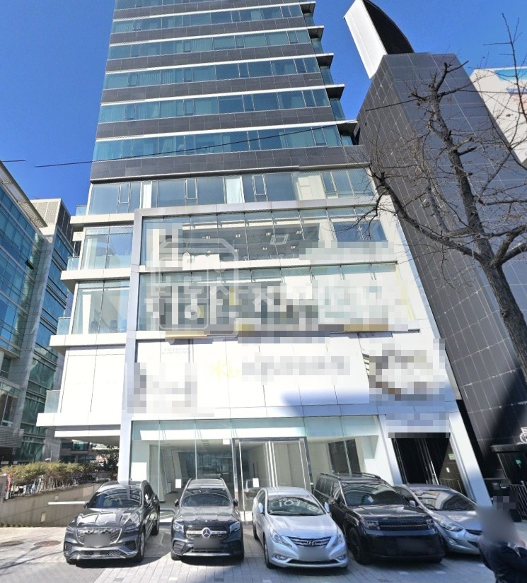 서울 강남구 신사동 무권리, 도산공원사거리 인근, 대로변 1층 임대 월세 매물번호 32738 사진 1