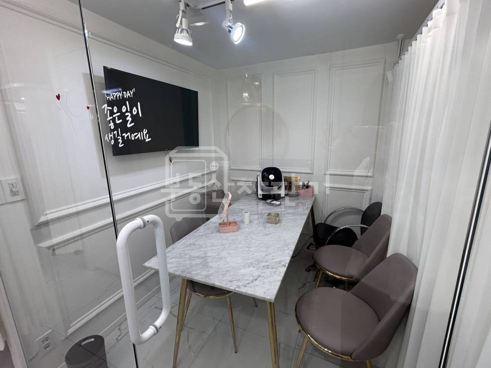 서울 서초구 서초동 강남역 도보 1분 초역세권 대로변 지하철 출구 앞,유동인구많은 뷰티업 추천, 2층 임대 월세 매물번호 31682 사진 7