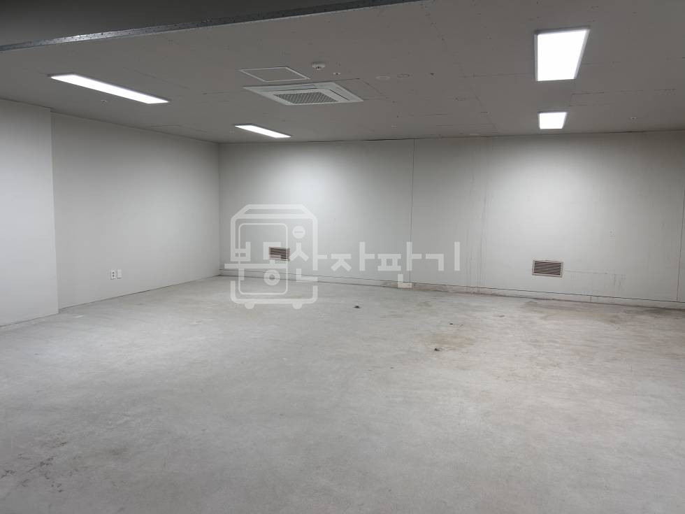 서울 강남구 역삼동 선정릉역 도보 2분 초역세권 ,비에네스타 상가 ,지하 전체 임대 월세 매물번호 31549 사진 1