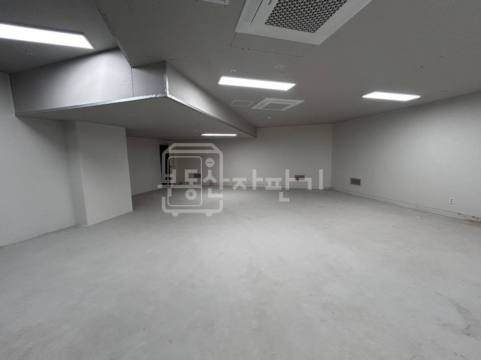 서울 강남구 역삼동 선정릉역 도보 2분 초역세권 ,비에네스타 상가 ,지하 전체 임대 월세 매물번호 31549 사진 2