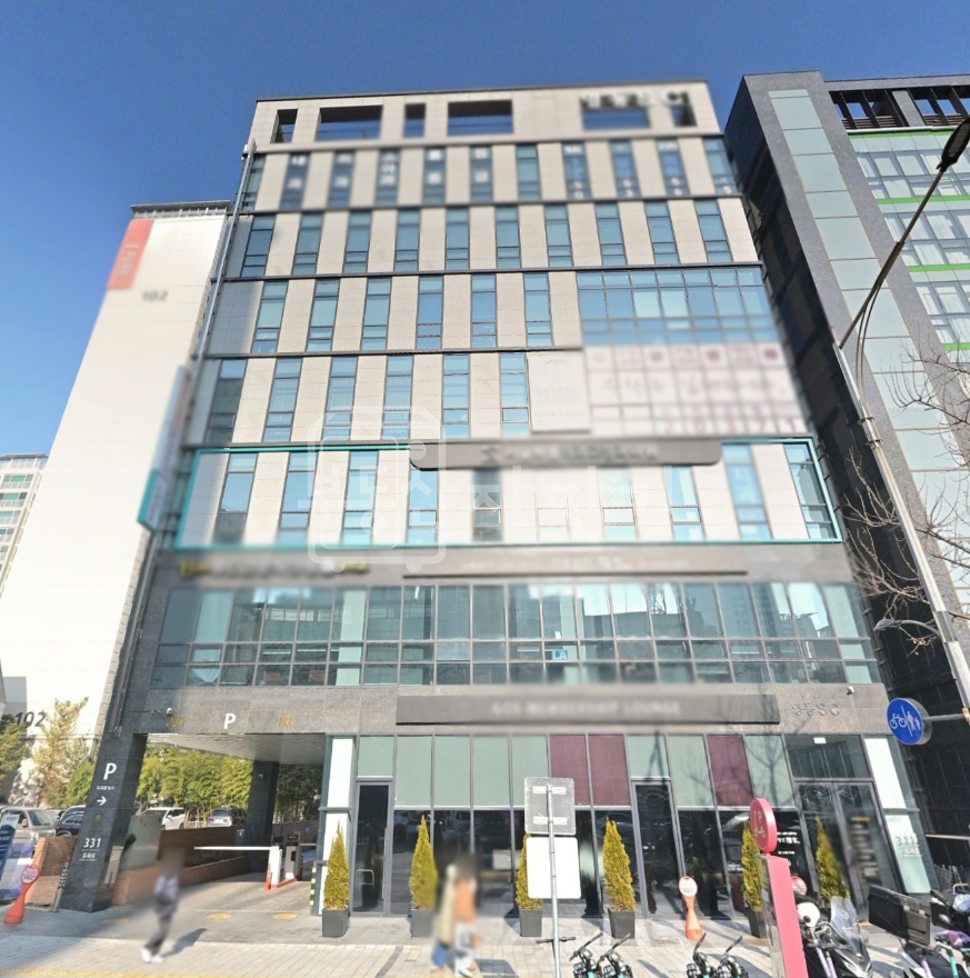 서울 강남구 역삼동 한티역 도보 1분 초역세권 , 대로변, 전층사용,학원,의원 추천 신축 5층 임대 월세 매물번호 31472 사진 1