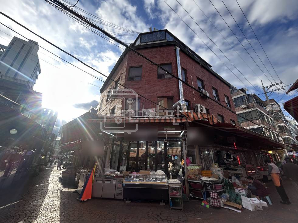 서울 강남구 논현동 논현역 도보 3분 초역세권 영동시장메인거리,논현먹자골목 인근 유동인구 많은 4층 임대 월세 매물번호 30365 사진 2