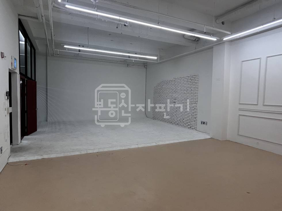 서울 강남구 역삼동 무권리, 역삼역 7분, 역세권, 높은층고, 지하2층 임대 월세 매물번호 30042 사진 6