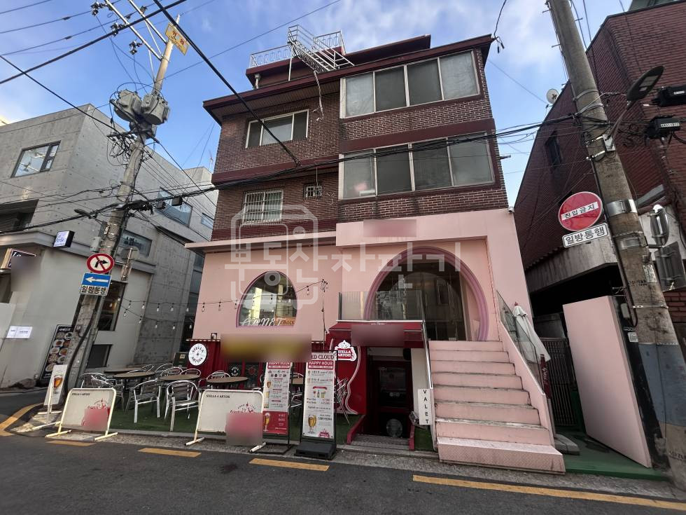 서울 강남구 신사동 세로수길 코너건물 유동인구많은 이면도로 무권리 1층 임대 월세 매물번호 26240 사진 1