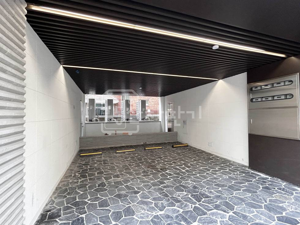 서울 강남구 논현동 무권리, 학동역 5분, 역세권, 지하 1층 임대 월세 매물번호 25614 사진 7