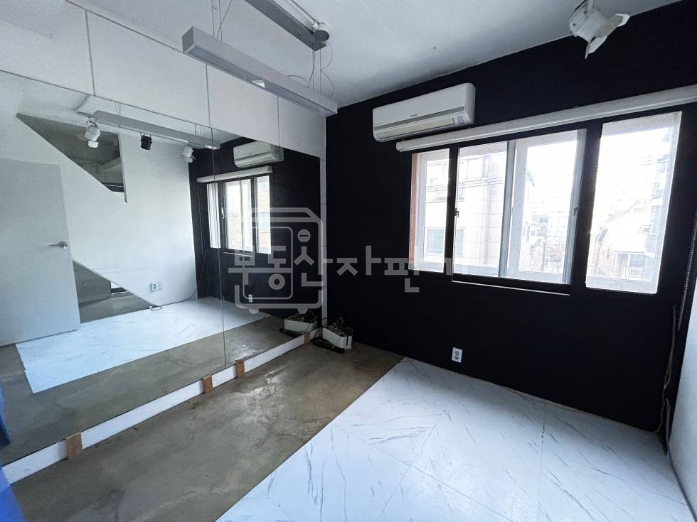 서울 강남구 삼성동 강남구청역 도보 7분 역세권 스튜디오 방음룸 무권리 3층 임대 월세 매물번호 29492 사진 2