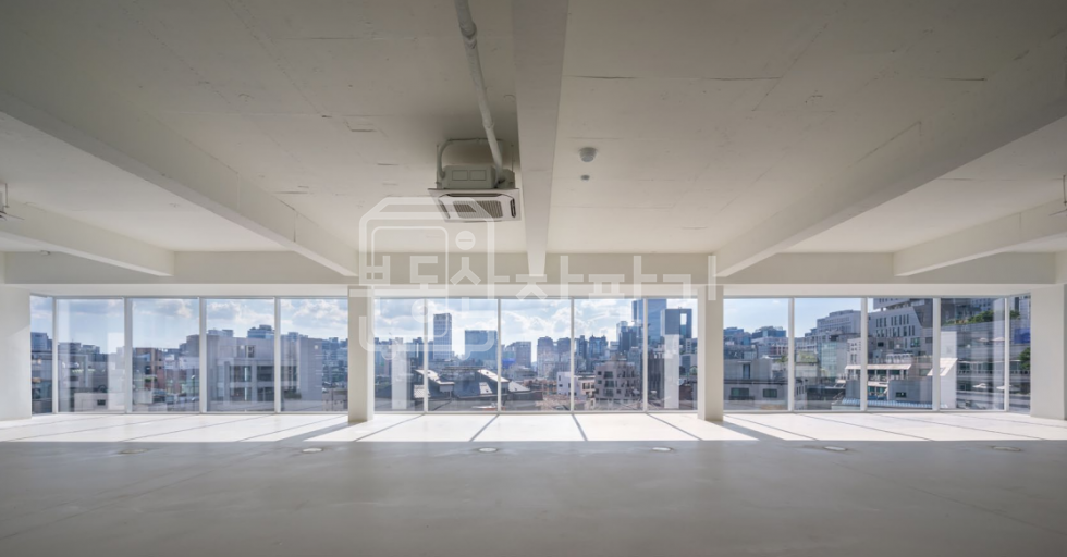 서울 강남구 역삼동 2호선 역삼역 도보 5분 역세권 대로변 리모델링 첫 입주 주차 편리 6층 임대 월세 매물번호 29372 사진 1